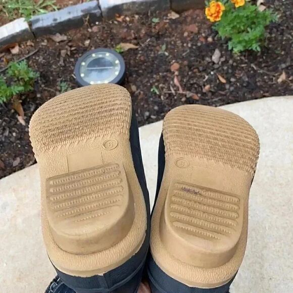 Khombu Wendy Quilted Duck Boots - Picture 12 of 13